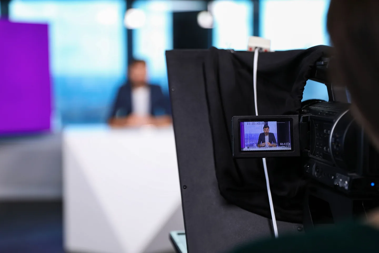 Kamera z prompterem podczas nagrania eksperckiego materiału video