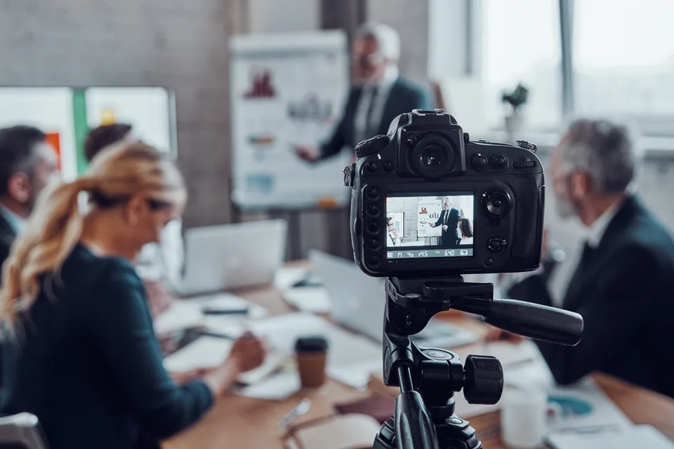 Nagrywanie spotkania biznesowego jako element content marketingu B2B